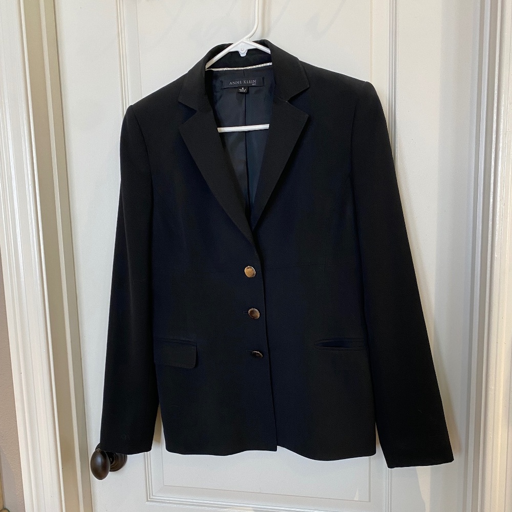 Professional Anne Klein Black Suit Jacket/Blazer with bold buttons. Sz 6.